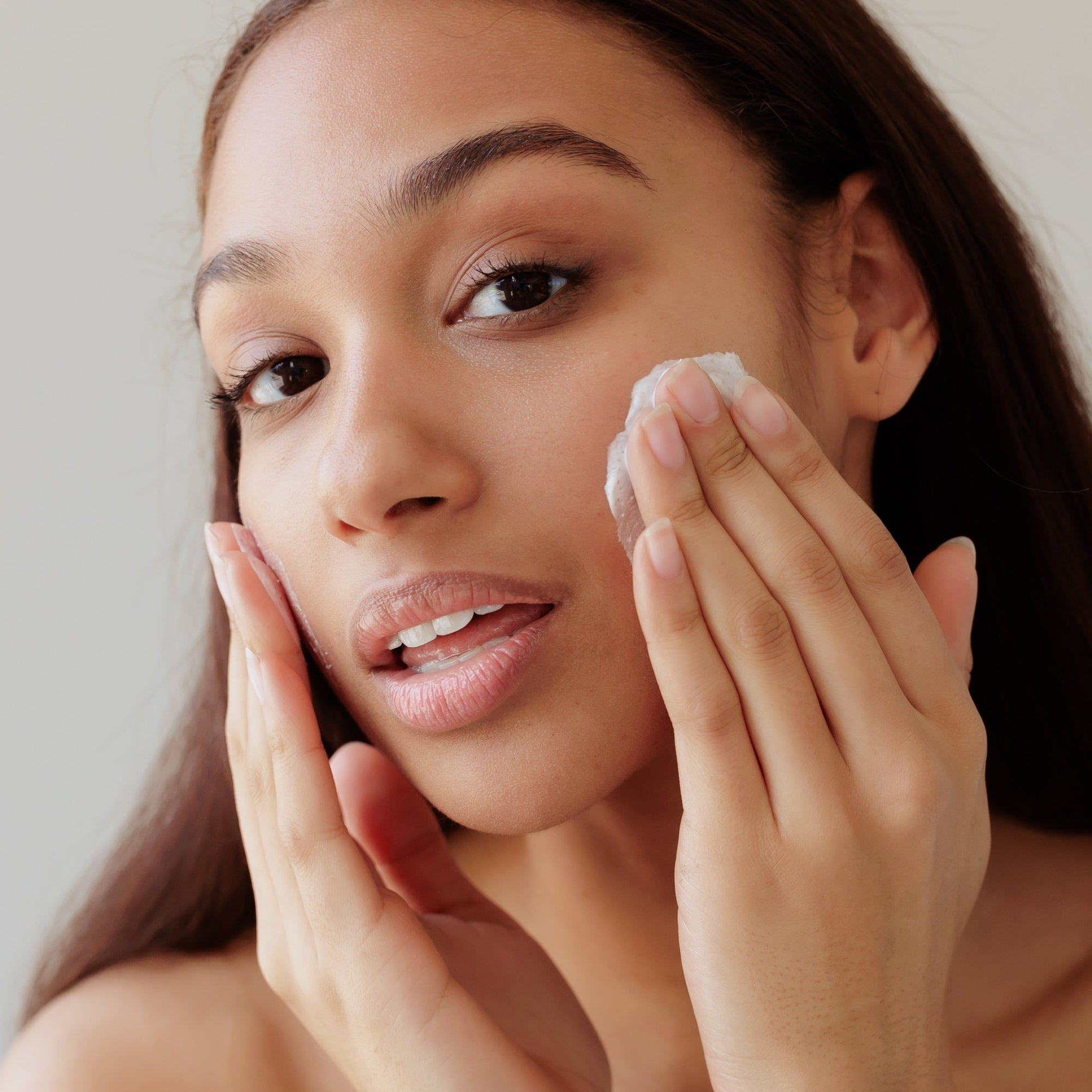 Refine Polishing Facial Scrub